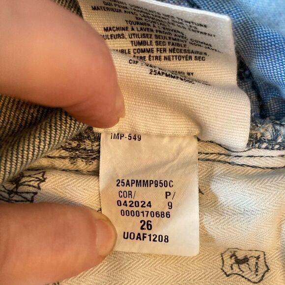 Holding Horses Anthropologie perfectly patched and distressed jeans runs big🫶 - Picture 12 of 14